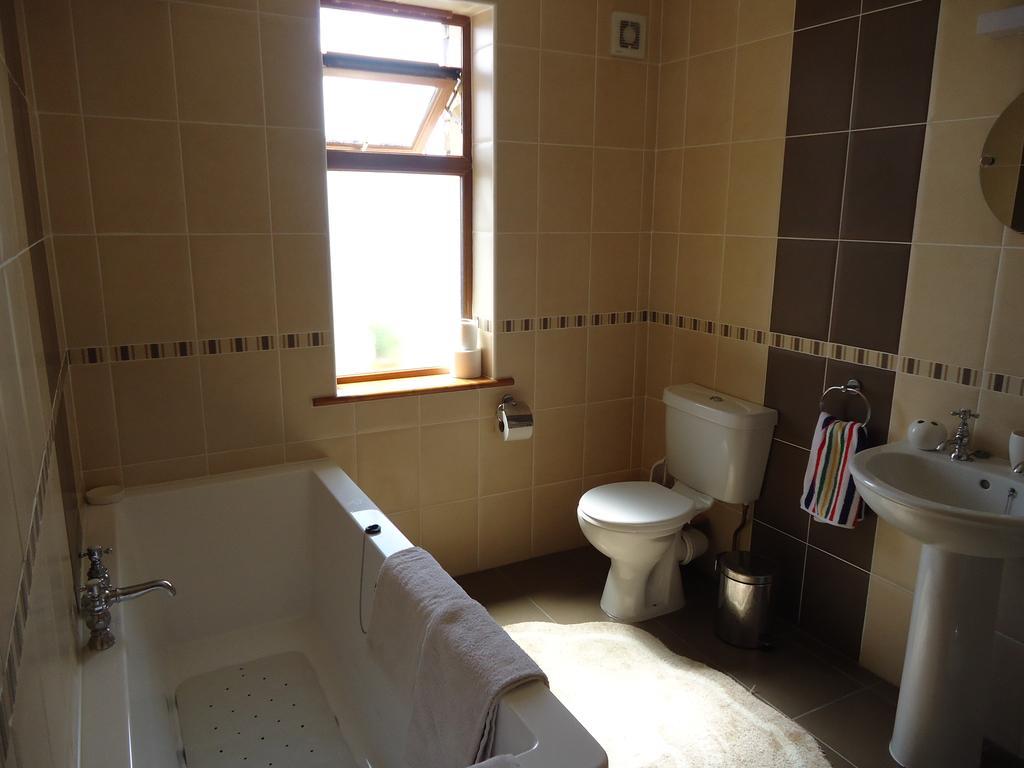 Achill Lodge Guest House Bunacurry Bagian luar foto